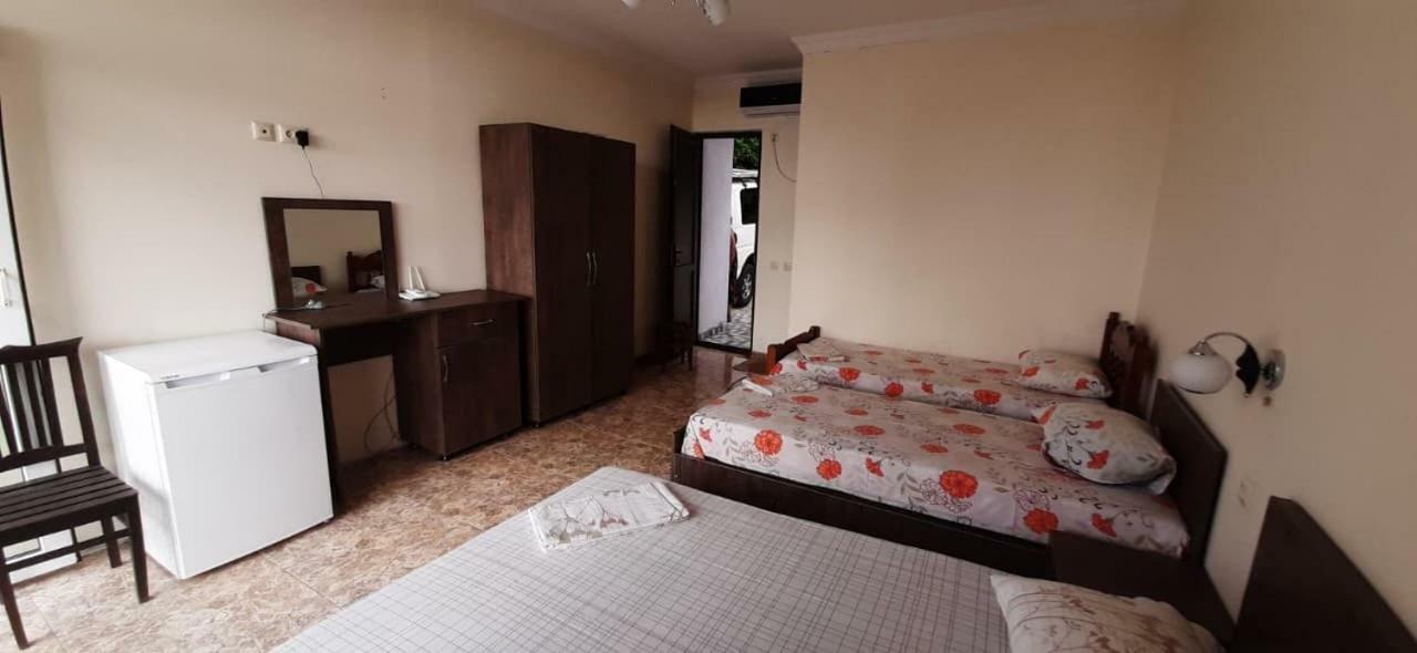 Badu Guest House كفارياتي المظهر الخارجي الصورة